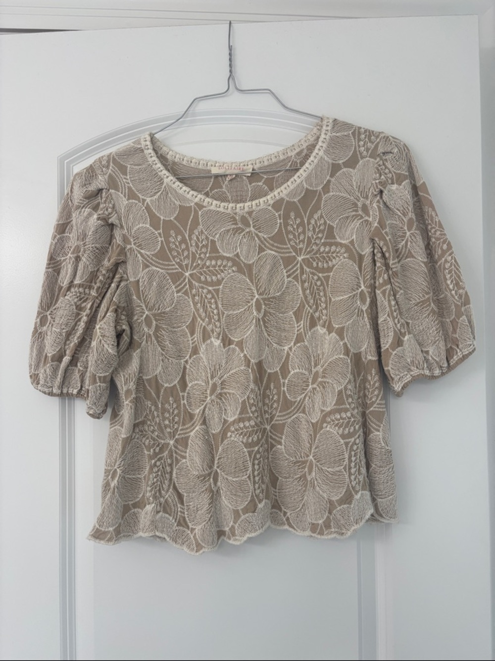 Women's Cream Floral Lace Puff-Sleeve Top